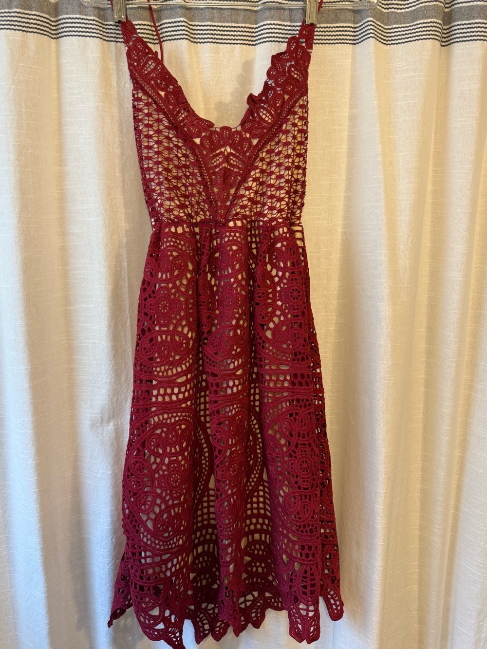 Sleeveless Burgundy Crochet Lace Midi Dress - Elegant Women's Dress
